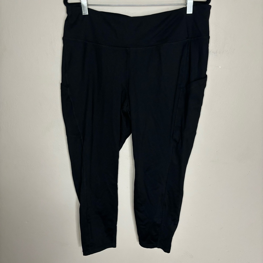 Torrid Active Women's Black Capri Leggings 3 3x Athletic Cropped Pockets